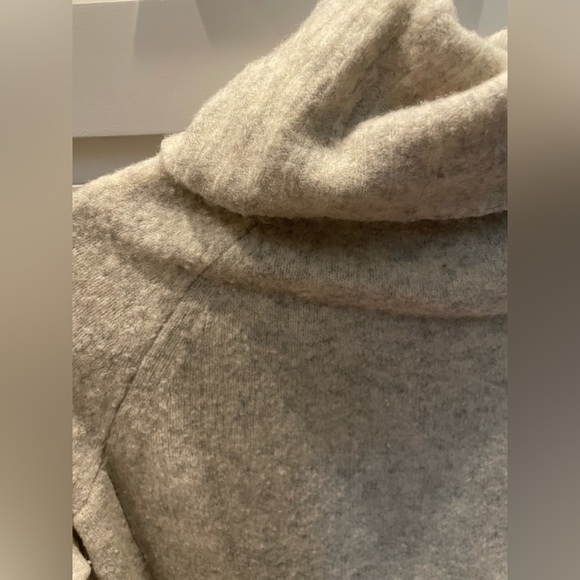 COMMUNITY HEATHER GREY TURTLENECK - Picture 3 of 4